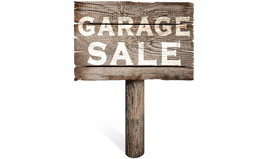 garage sale sign 